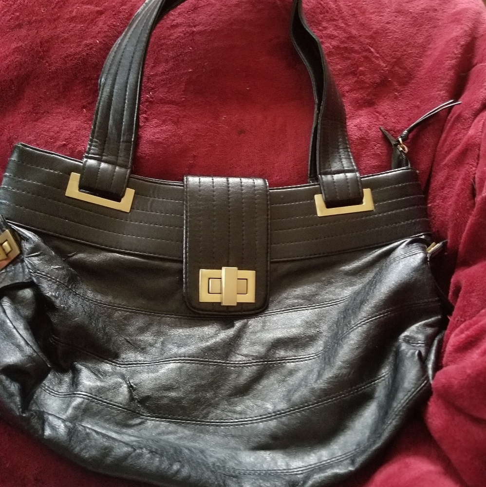 KS18 SYNTHETIC SHOLDER BAG IN LIKE NEW CONDITION